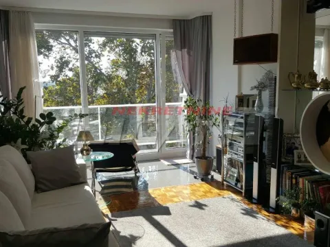 Prodaja, dvosoban stan, 70m², Novi Beograd Sve Podlokacije, Beograd