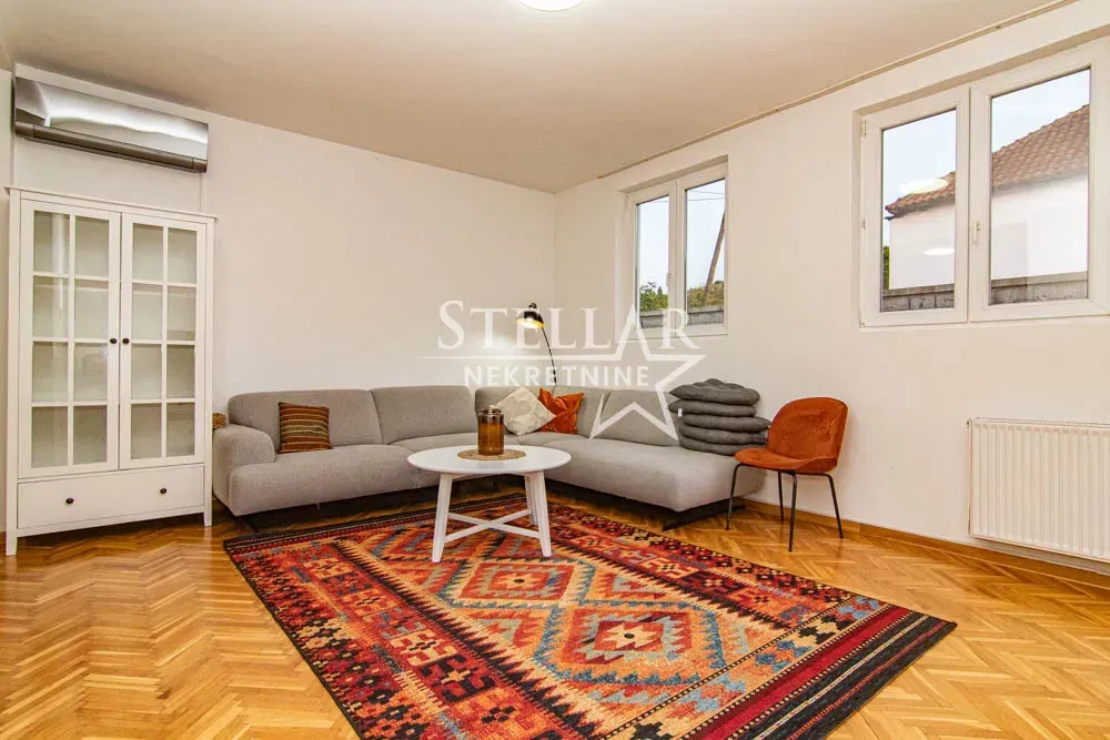 Izdavanje, kuća, 250m², Zagorič, Podgorica
