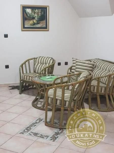 Prodaja, kuća, 420m², Kać, Novi Sad Sve Podlokacije