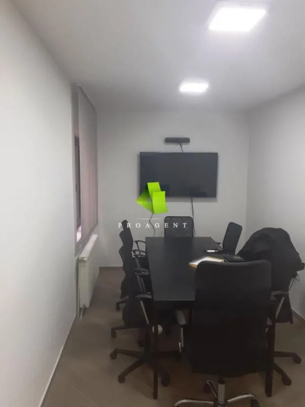 Izdavanje, poslovni prostor, 305m², Medijana, Niš