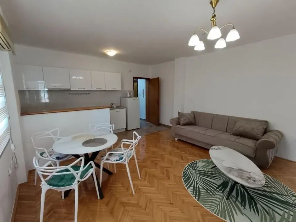 Izdavanje, jednosoban stan, 59m², Bar, Crna Gora