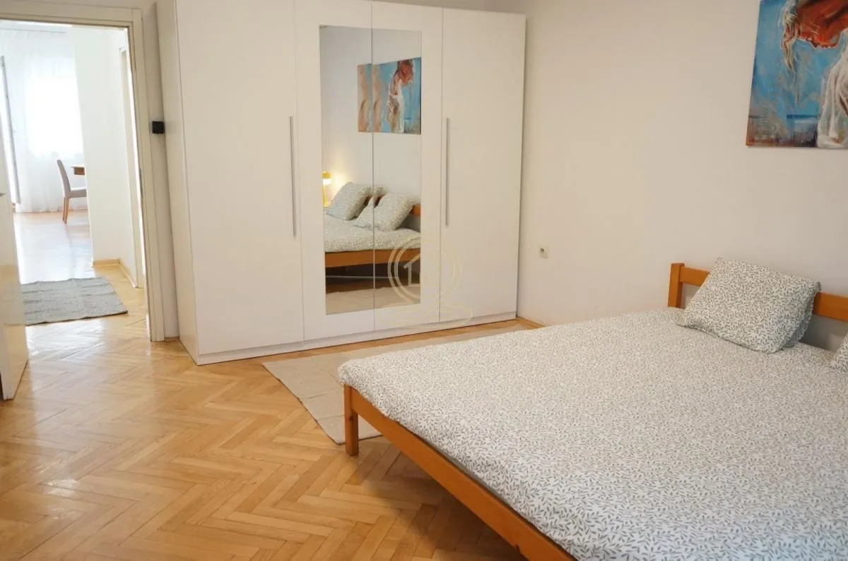 Rent, two bedroom apartment, 65m², Vračar Sve Podlokacije, Beograd