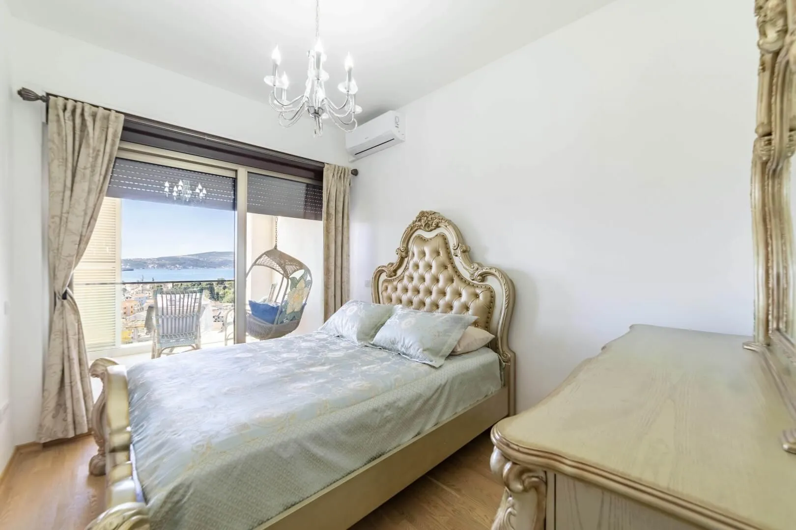 Prodaja, trosoban stan, 120m², Tivat, Crna Gora