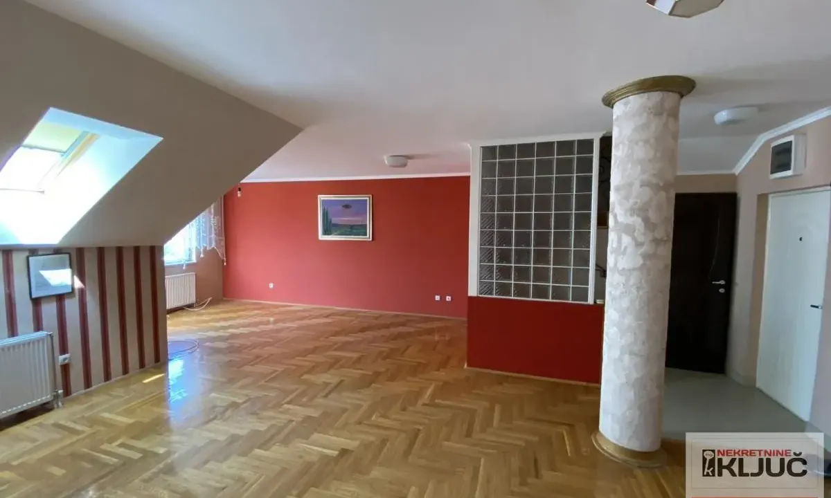 Prodaja, trosoban stan, 100m², Sajmište, Novi Sad