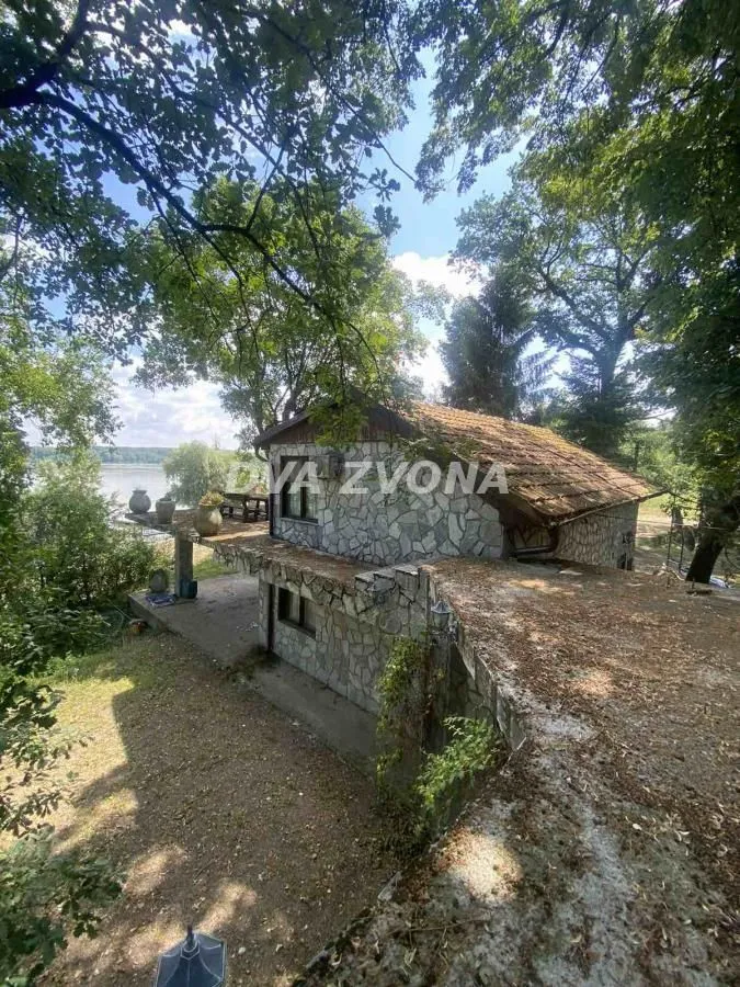 Prodaja, kuća, 270m², Čortanovci, Inđija