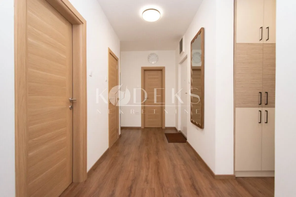 Rent, three bedroom apartment, 98m², City Kvart, Podgorica