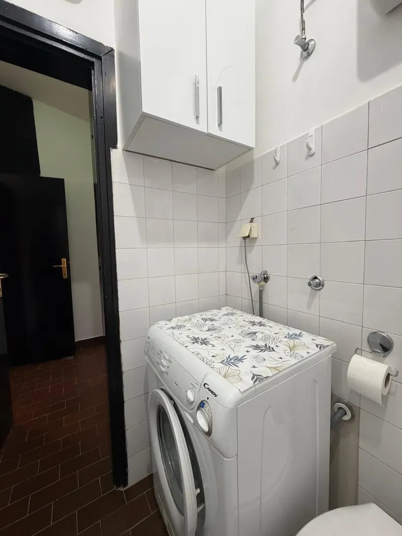 Izdavanje, dvosoban stan, 82m², Centar, Cetinje