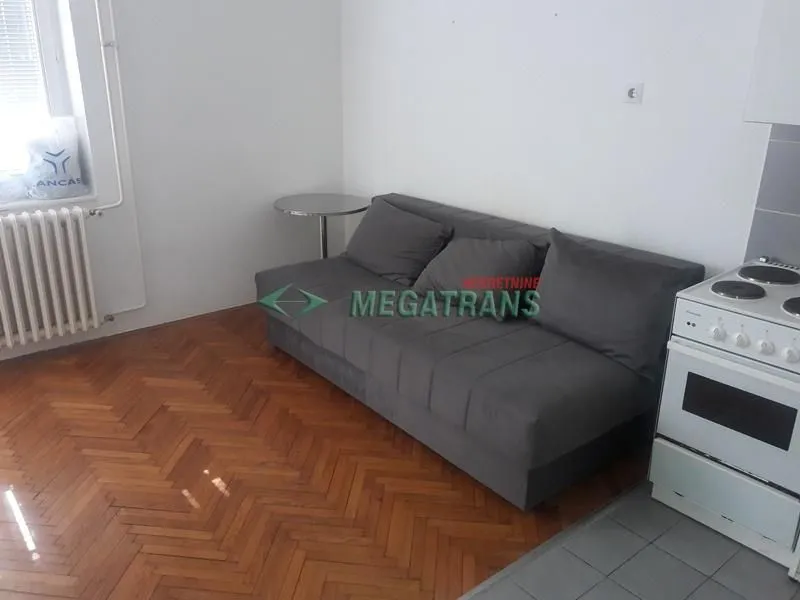Izdavanje, stan, 26m², Centar, Novi Sad