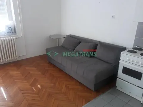 Izdavanje, stan, 26m², Centar, Novi Sad