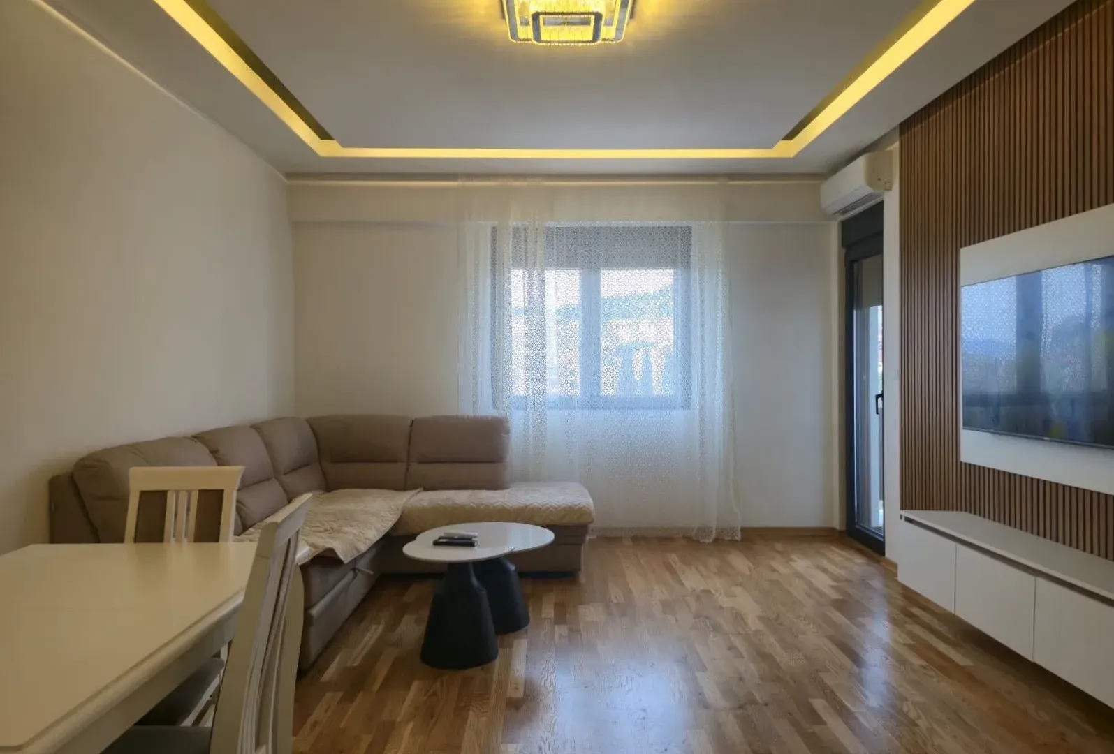 Izdavanje, jednosoban stan, 53m², Zagorič, Podgorica