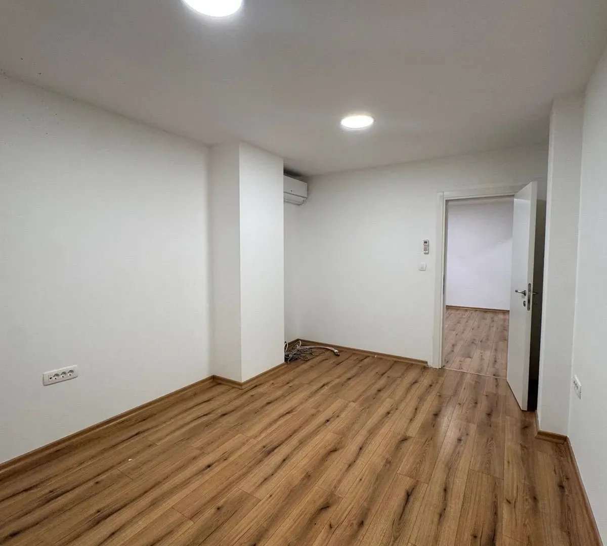 Rent, four bedroom apartment, 200m², Bečići, Budva