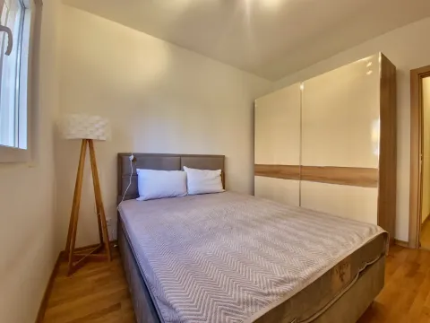 Rent, two bedroom apartment, 64m², Budva, Crna Gora - image 13