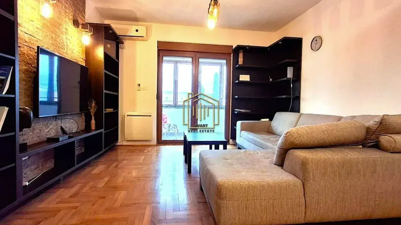 Izdavanje, jednosoban stan, 50m², City Kvart, Podgorica