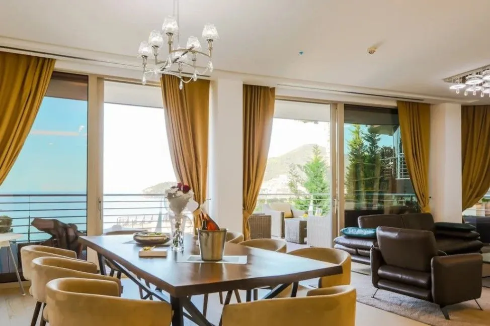 Rent, two bedroom apartment, 182m², Dukley Gardens, Budva