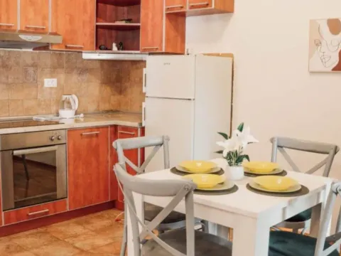 Prodaja, jednosoban stan, 65m², Risan, Kotor - image 3