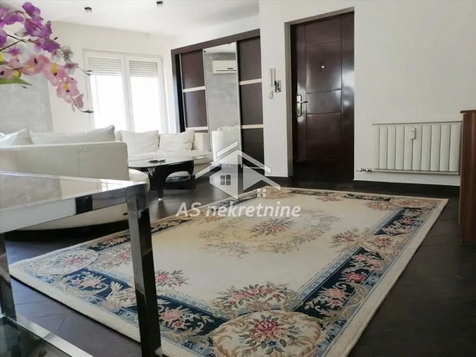 Izdavanje, dvosoban stan, 53m², Lekino Brdo, Voždovac Sve Podlokacije