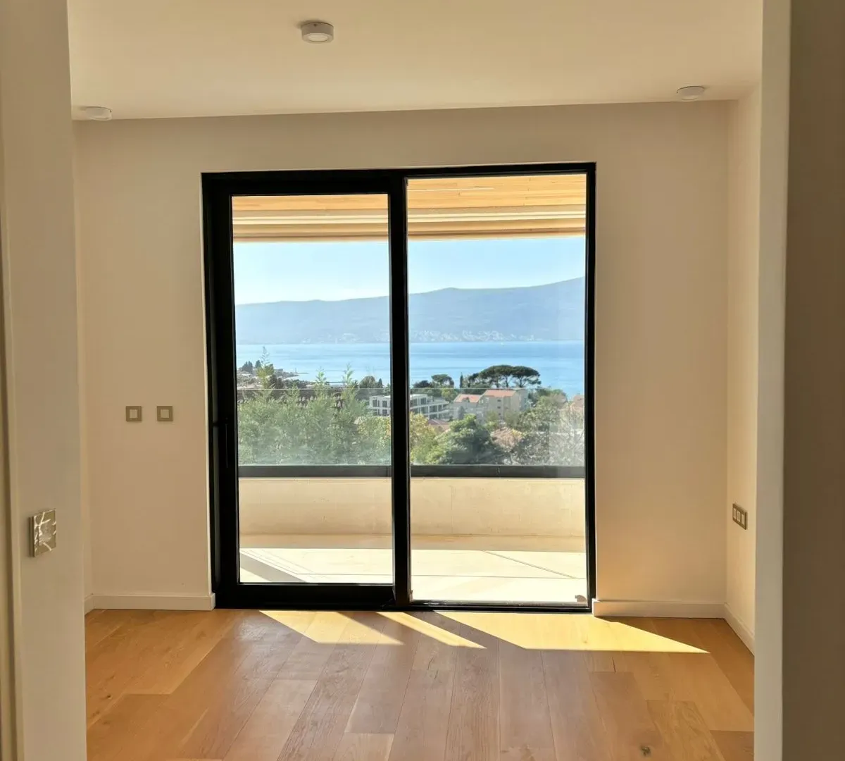Sale, two bedroom apartment, 101m², Tivat, Crna Gora