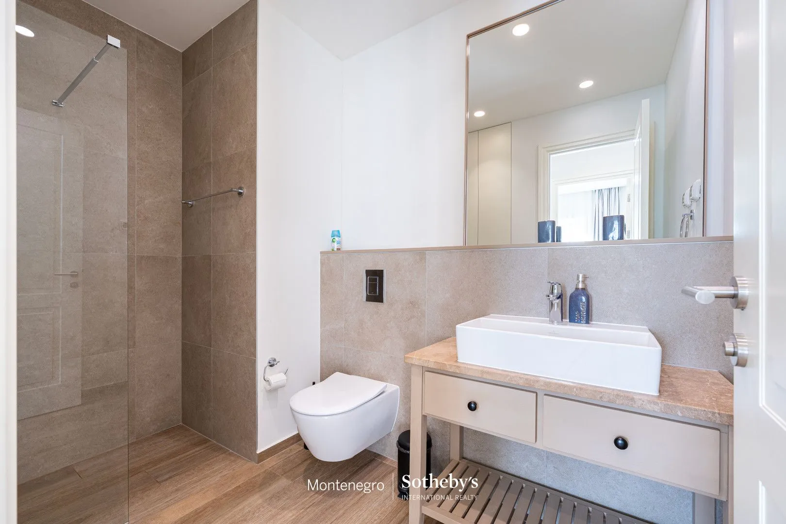 Prodaja, dvosoban stan, 79m², Kotor, Crna Gora