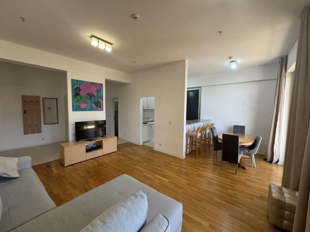 Rent, three bedroom apartment, 115m², Bečići, Budva