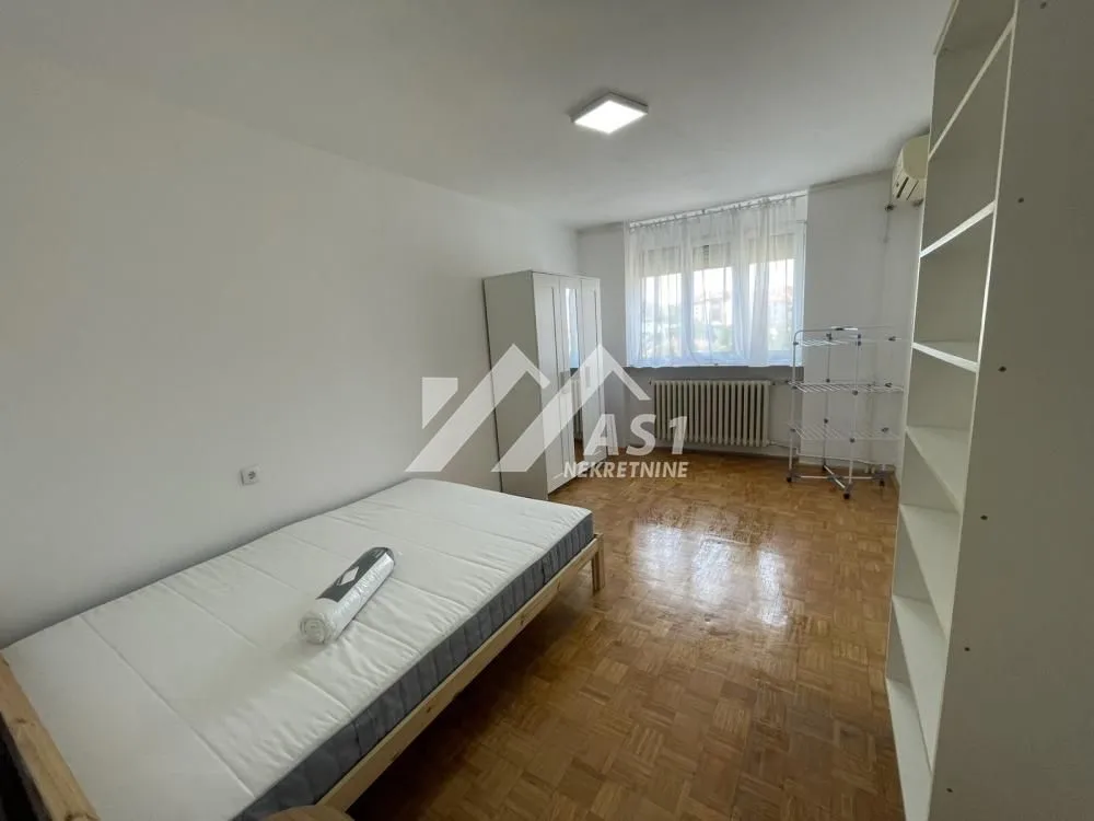 Izdavanje, dvosoban stan, 49m², Banatić, Novi Sad Sve Podlokacije