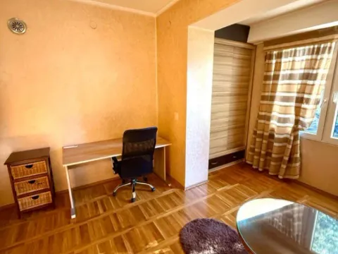 Izdavanje, trosoban stan, 90m², Centar, Podgorica - image 13