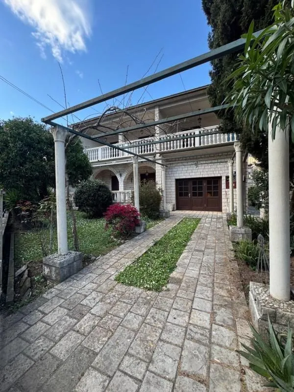 Prodaja, kuća, 250m², Igalo, Herceg Novi