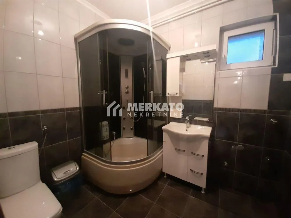 Prodaja, kuća, 369m², Centar, Zrenjanin