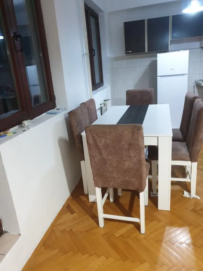 Izdavanje, jednosoban stan, 49m², Centar, Niš