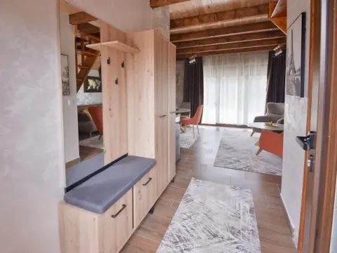 Prodaja, kuća, 218m², Motički gaj, Žabljak - image 16