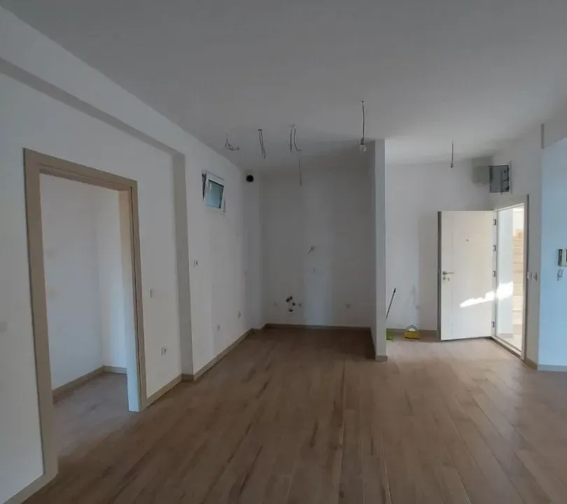 Prodaja, dvosoban stan, 100m², Donja Lastva, Tivat