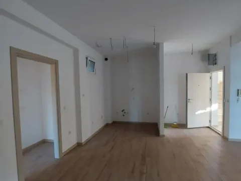 Prodaja, dvosoban stan, 100m², Donja Lastva, Tivat