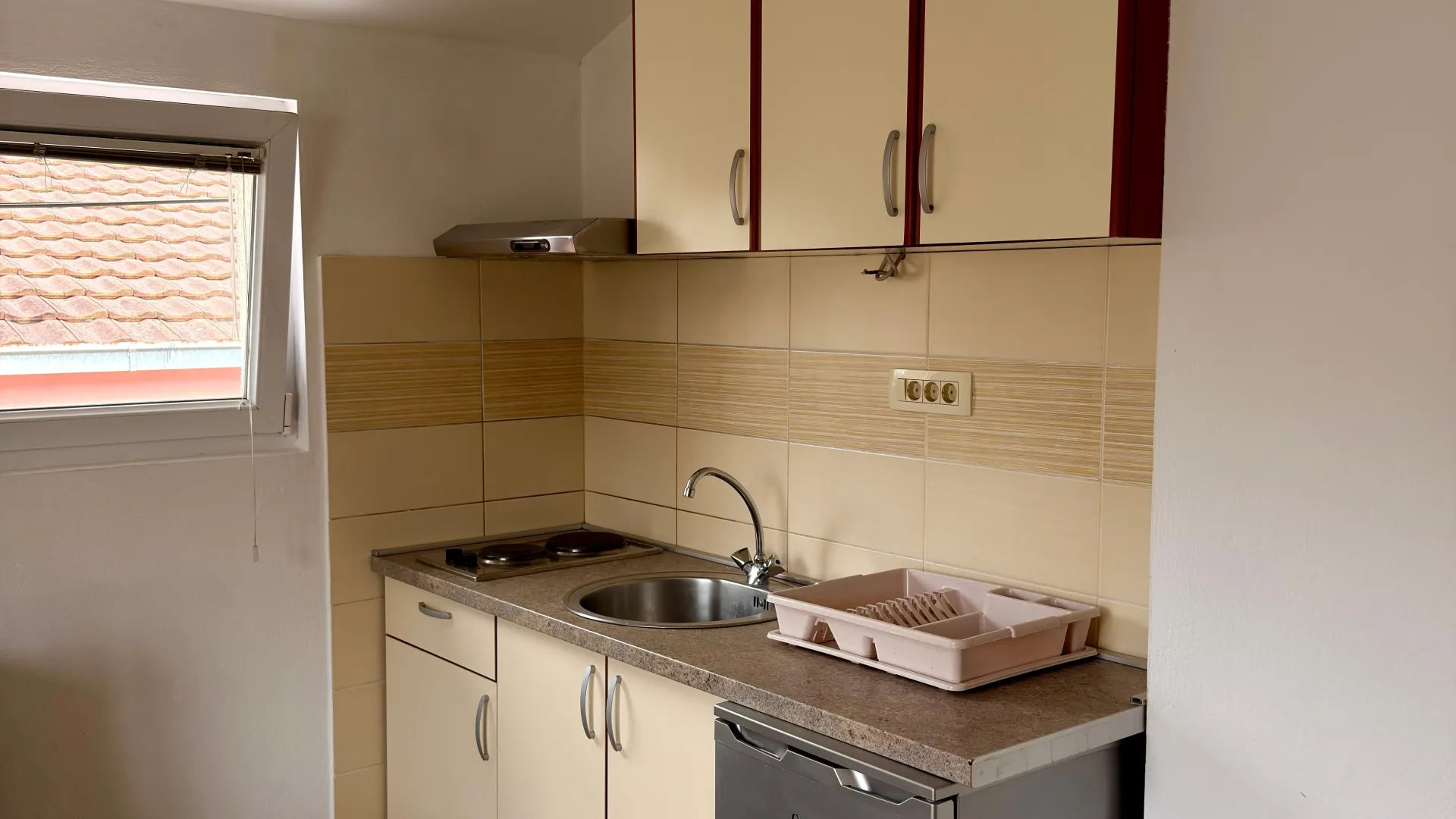 Izdavanje, garsonjera, 25m², Blok 9, Podgorica