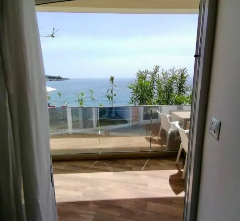 Prodaja, dvosoban stan, 110m², Dobre Vode, Bar