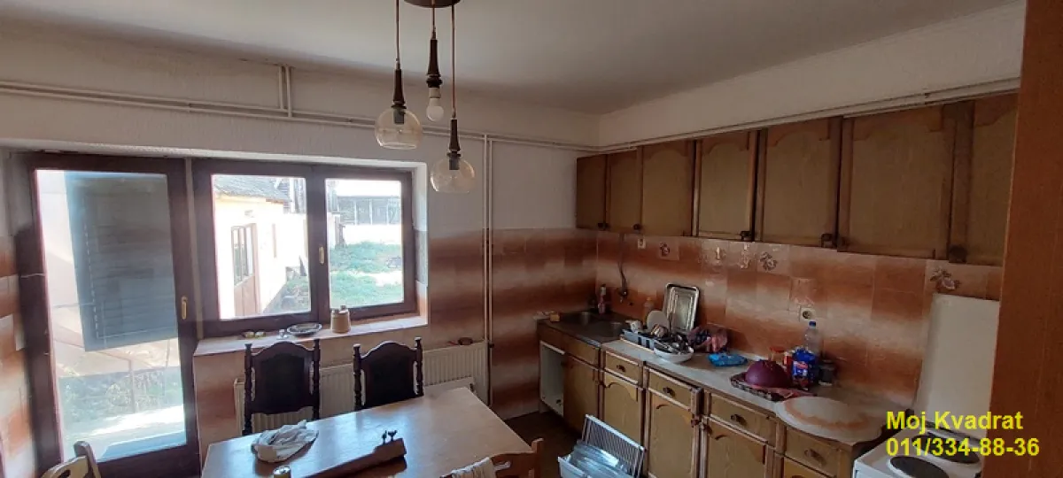 Prodaja, kuća, 411m², Stari Banovci, Stara Pazova