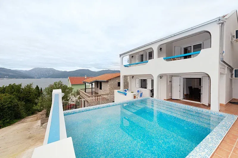 Prodaja, kuća, 100m², Tivat, Crna Gora