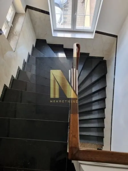 Rent, office space, 420m², Centar, Novi Sad