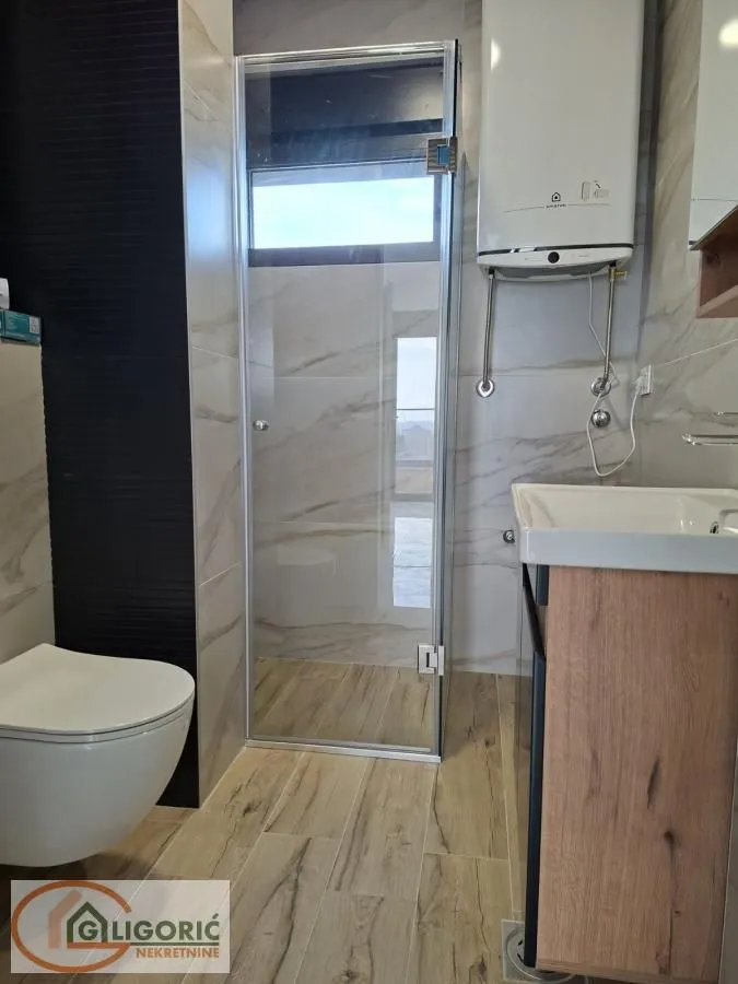 Prodaja, trosoban stan, 78m², Pančevo, Srbija