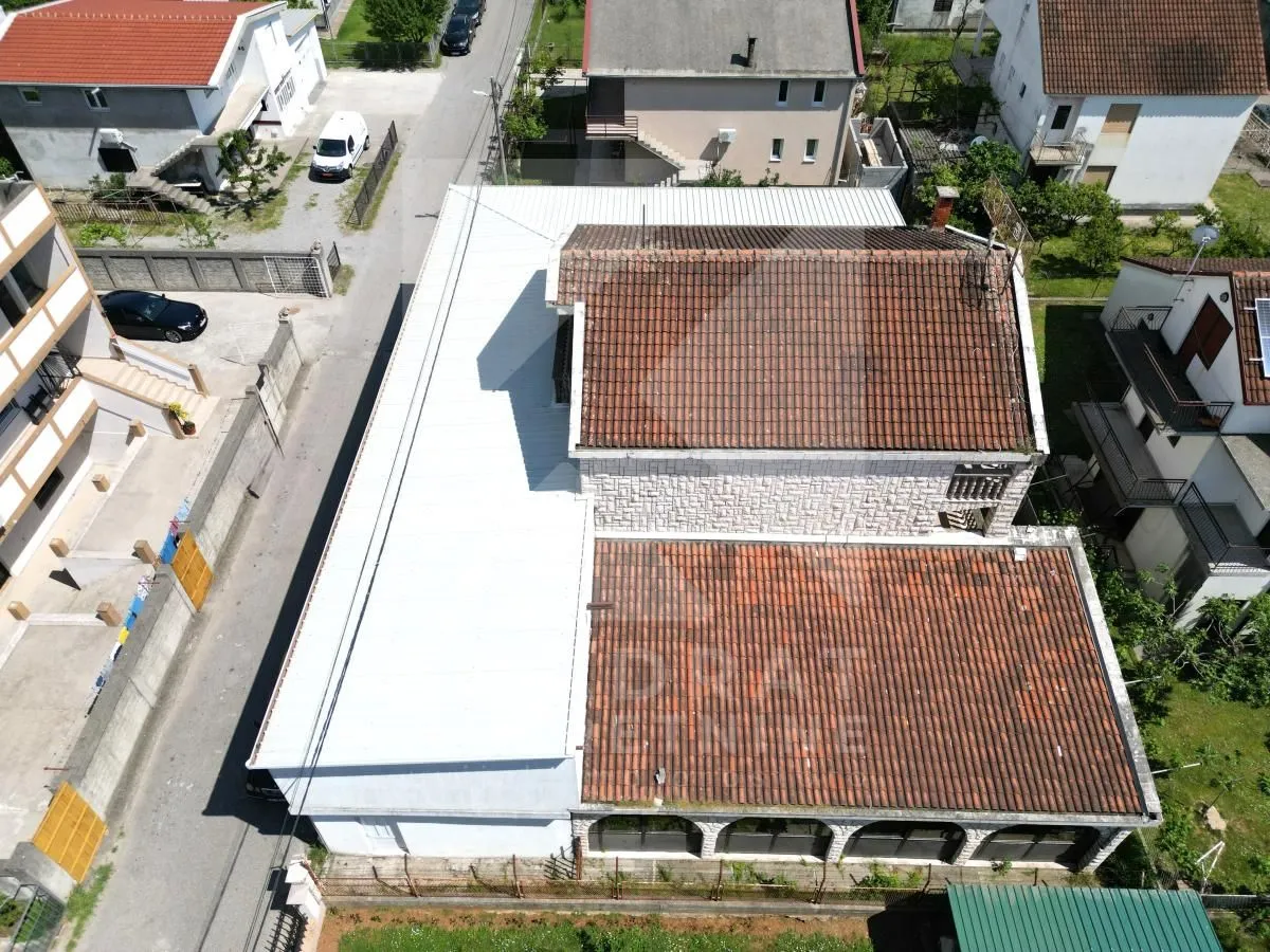 Sale, house, 265m², Zelenika, Podgorica