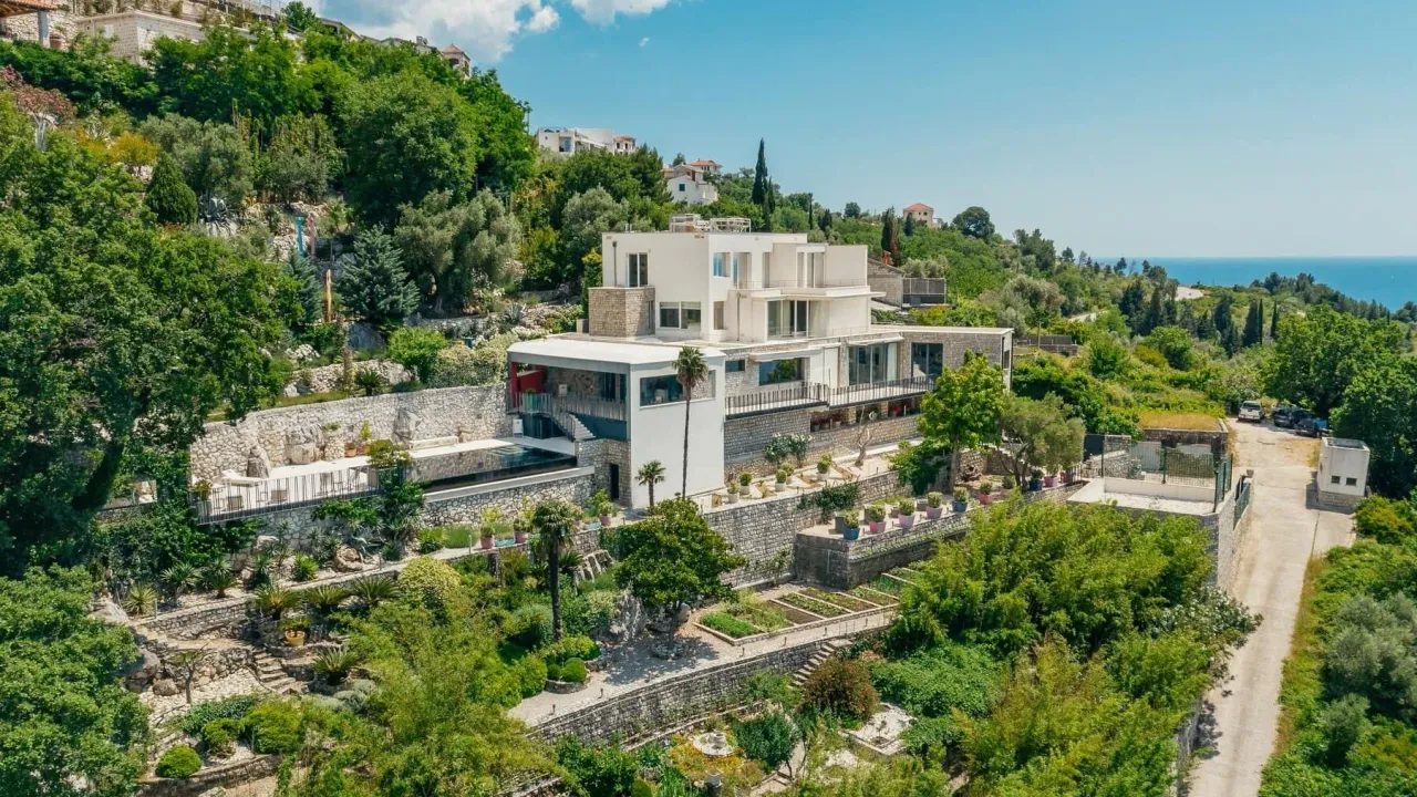 Prodaja, kuća, 805m², Reževići, Budva