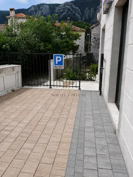Rent, office space, 80m², Dobrota, Kotor - image 4