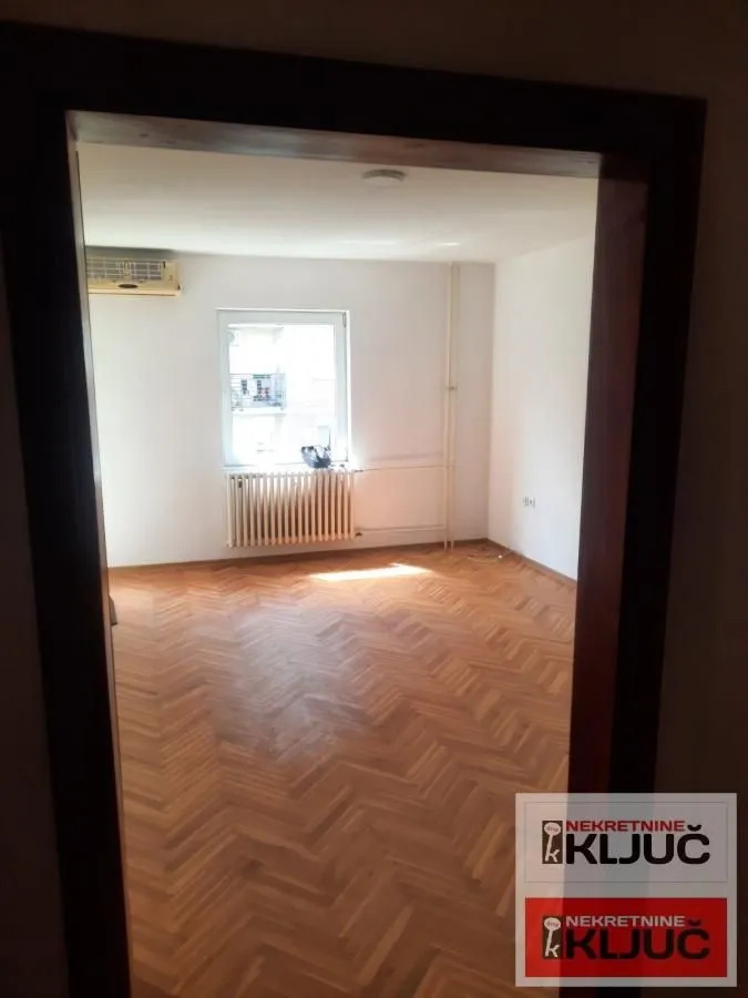 Izdavanje, trosoban stan, 69m², Bulevar Oslobodjenja, Novi Sad Sve Podlokacije