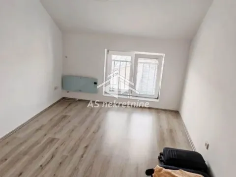 Izdavanje, trosoban stan, 74m², Gradska Bolnica, Zvezdara Sve Podlokacije - image 17