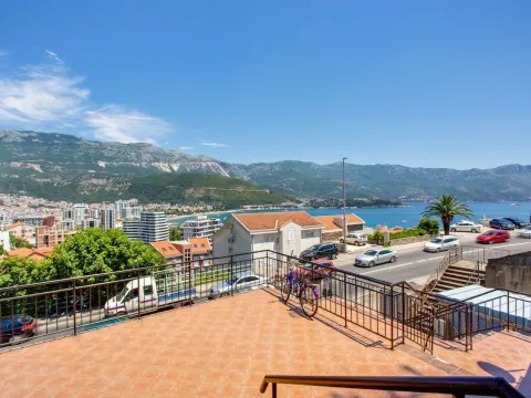 Sale, two bedroom apartment, 82m², Budva, Crna Gora - image 1