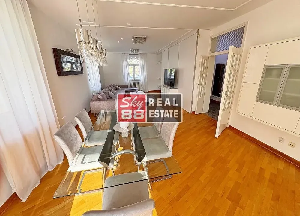 Izdavanje, četvorosoban stan, 130m², Senjak, Beograd