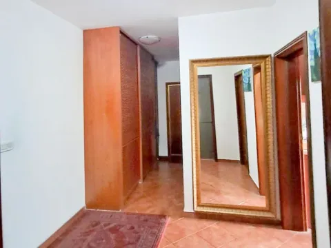 Sale, three bedroom apartment, 136m², Gorica C, Podgorica - image 8