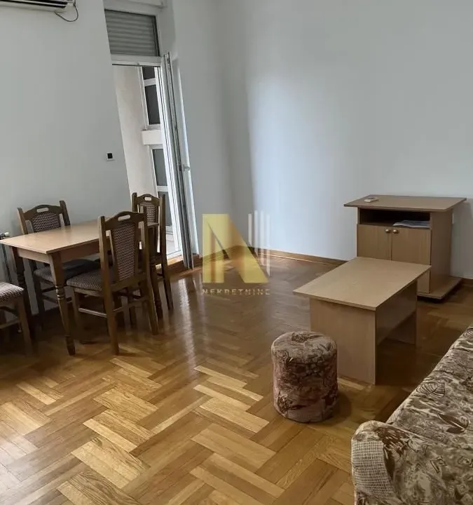 Izdavanje, jednosoban stan, 39m², Socijalno, Novi Sad Sve Podlokacije