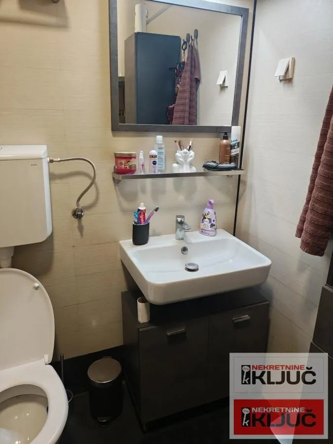 Prodaja, trosoban stan, 70m², Bulevar Oslobodjenja, Novi Sad Sve Podlokacije