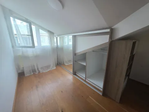Izdavanje, dvosoban stan, 75m², Stara Varoš, Podgorica - image 19