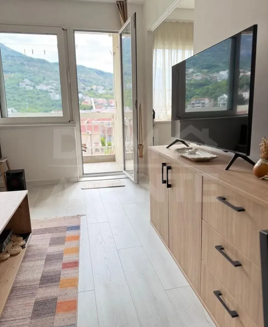 Rent, one bedroom apartment, 45m², Tivat, Crna Gora