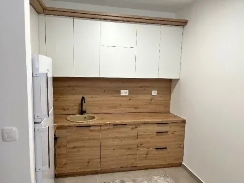 Izdavanje, jednosoban stan, 50m², City Kvart, Podgorica - image 2